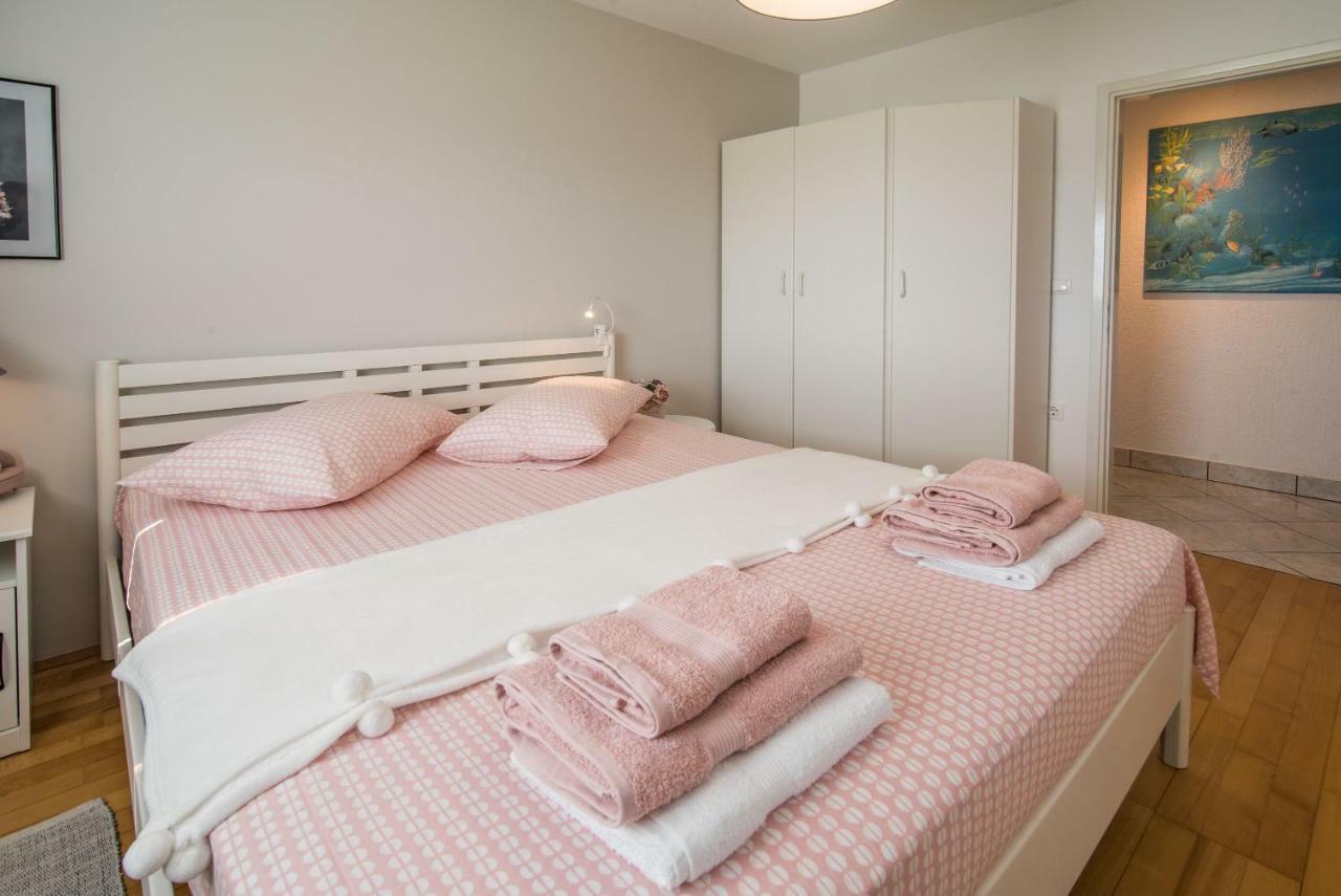 Apartment Luna Malinska Bagian luar foto