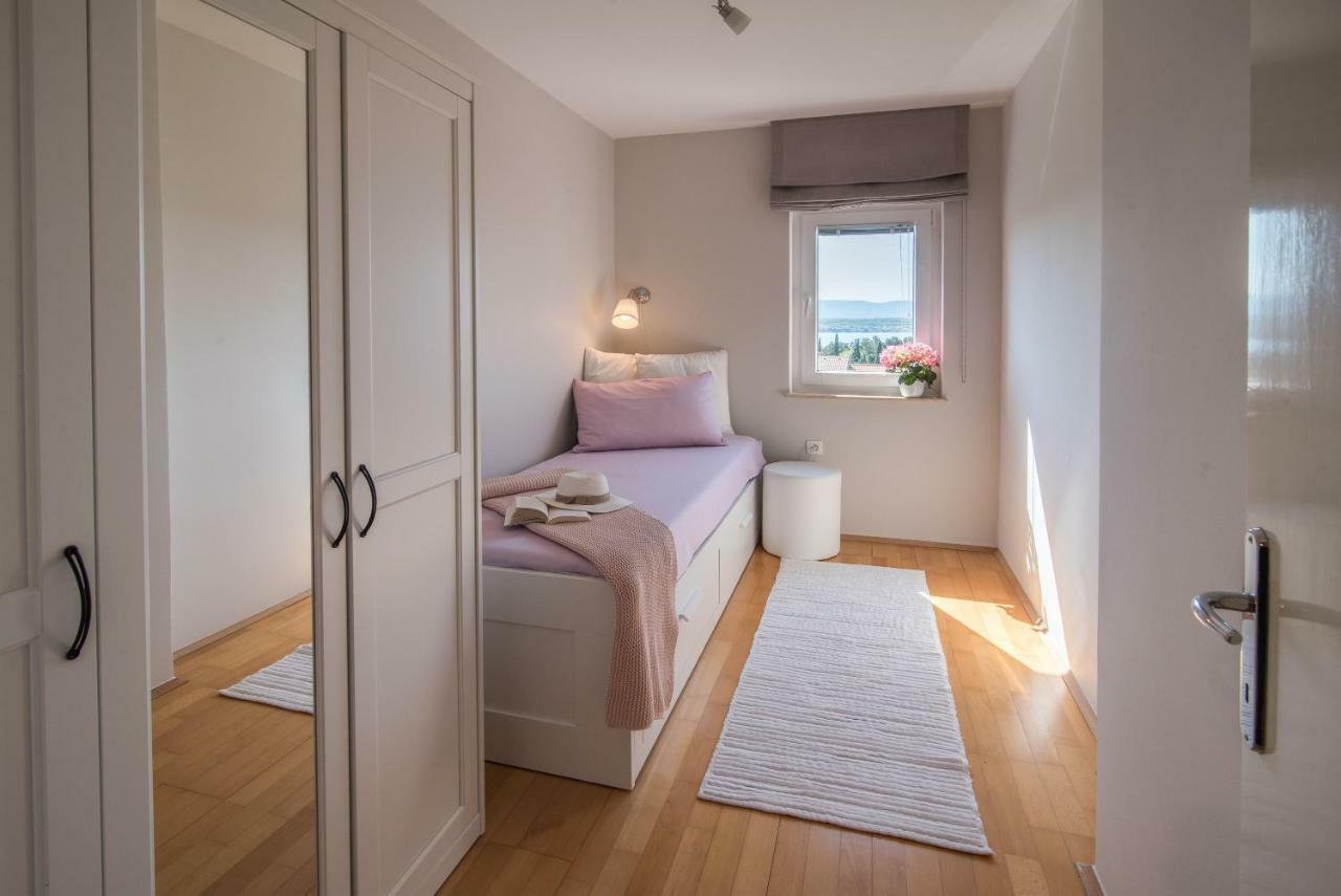 Apartment Luna Malinska Bagian luar foto