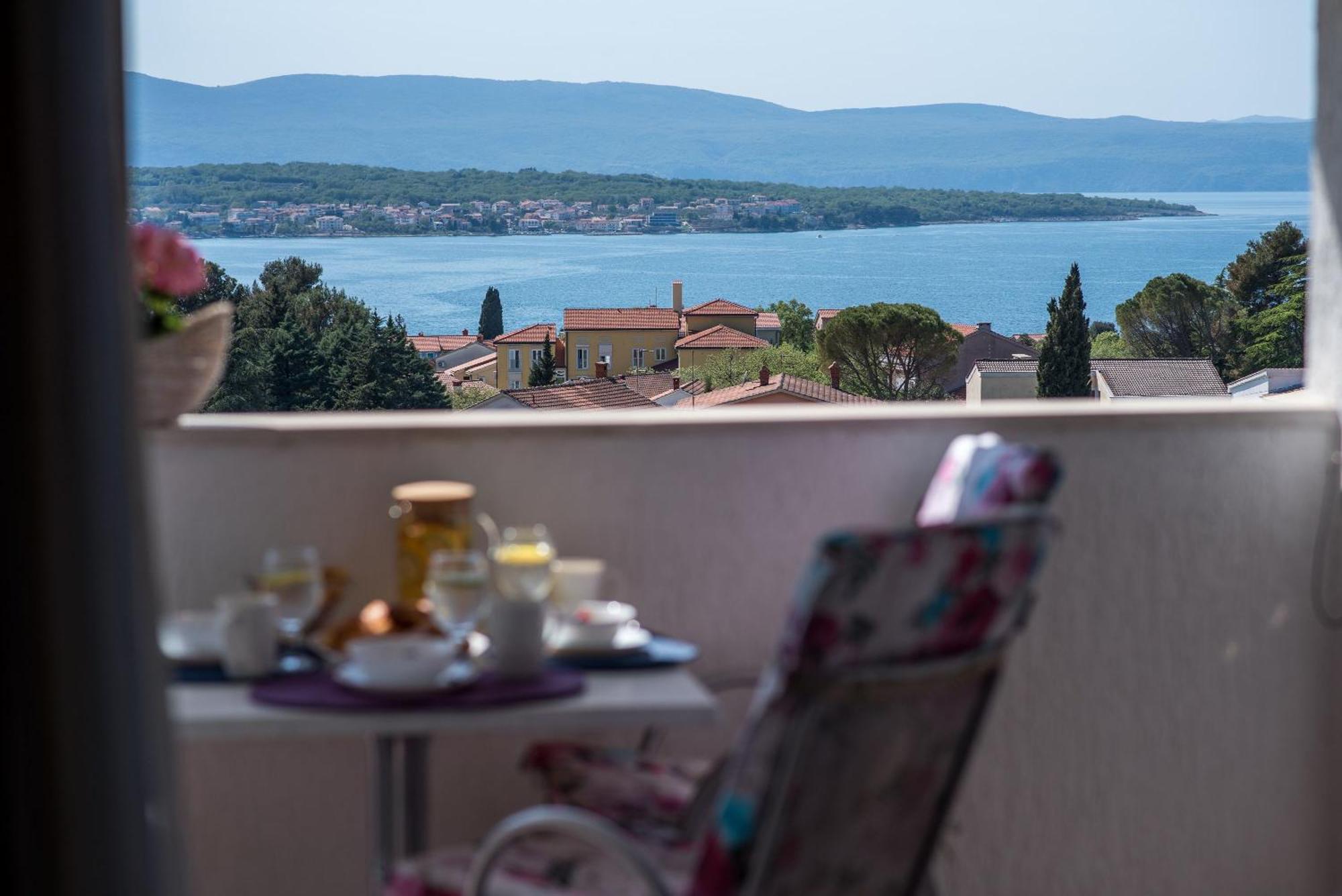 Apartment Luna Malinska Bagian luar foto